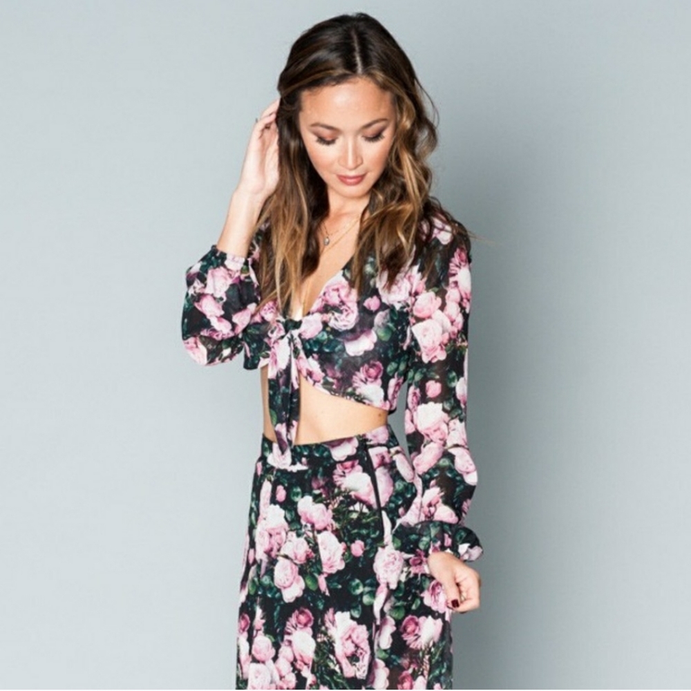 Show Me Your Mumu Nat-Tie-Lie Cropped Tie Floral Top Size Medium